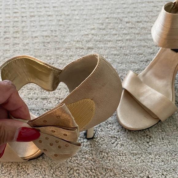 Shoes - Picture 5 of 12